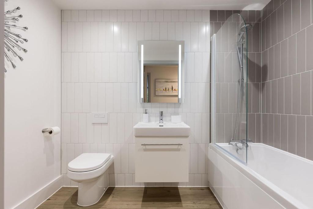Stylish Town Centre Apartment, W Parking, Nr Beach Bournemouth Bagian luar foto