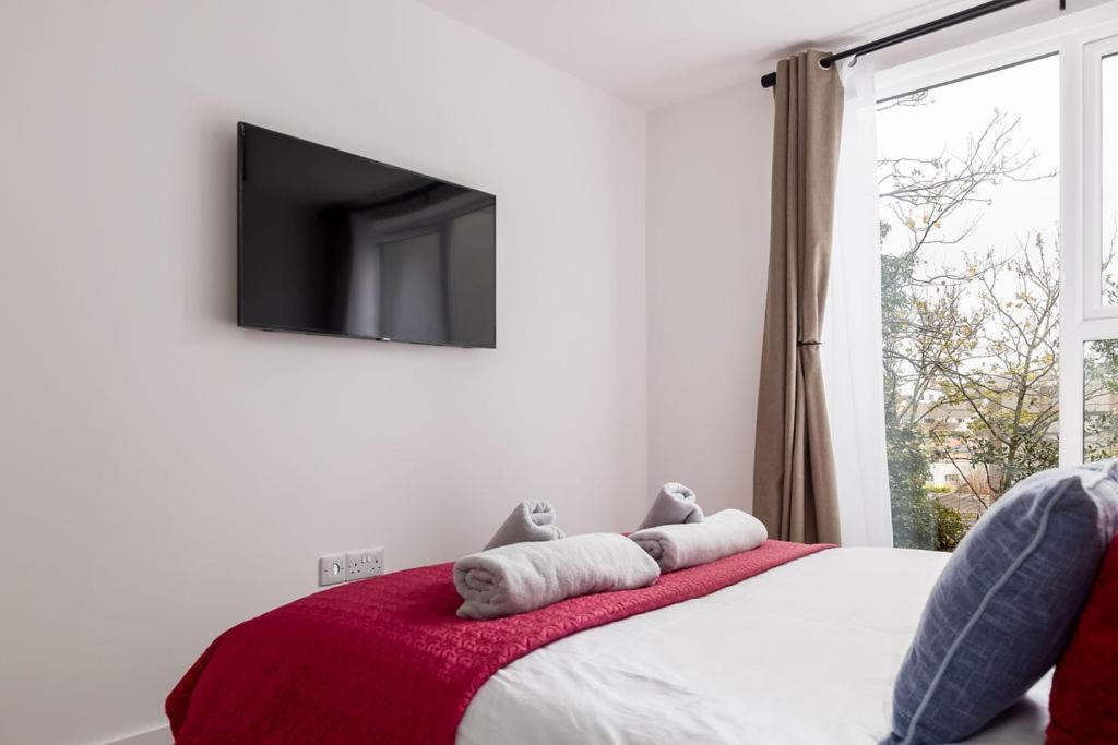 Stylish Town Centre Apartment, W Parking, Nr Beach Bournemouth Bagian luar foto