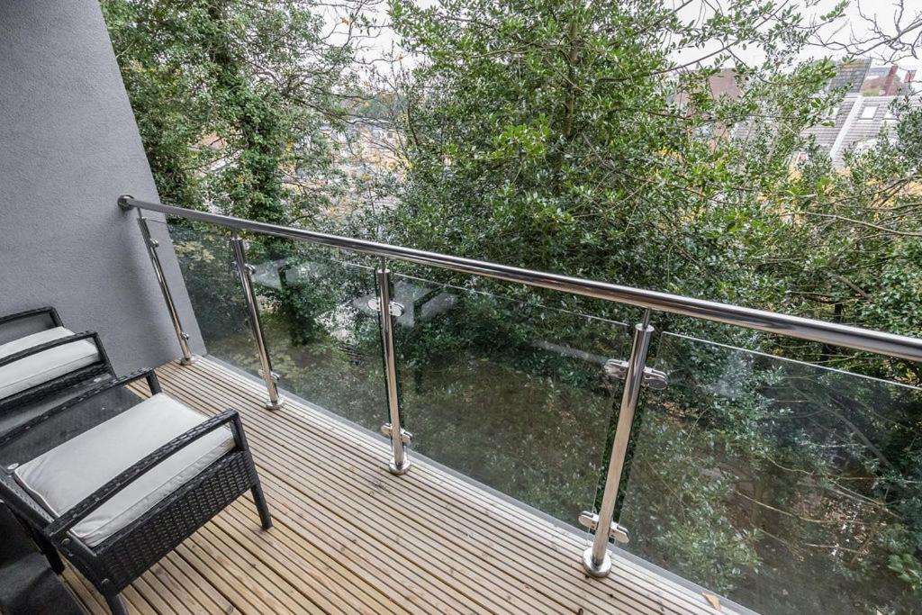 Stylish Town Centre Apartment, W Parking, Nr Beach Bournemouth Bagian luar foto